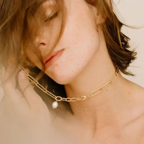 Gisel B Colliers>Collier Hope