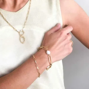 Gisel B Colliers>Collier June